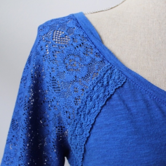 Hollister Blue Button Henley Top with Lace Sleeves Size Small - Picture 6 of 7